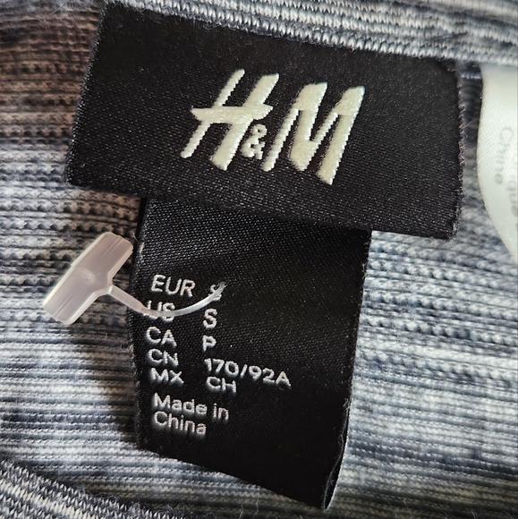 H&M Tee - Picture 3 of 3
